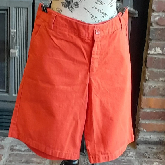 Khakis by Gap Boyfriend Roll-Up Shorts NWOT - Picture 1 of 5